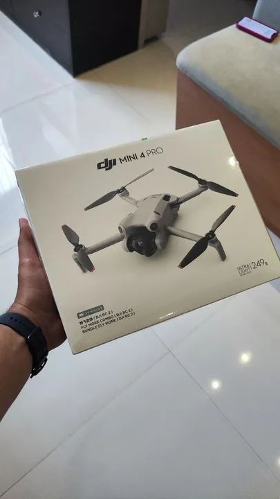 DJI Mini 4 Pro Combo Fly More lacrado 