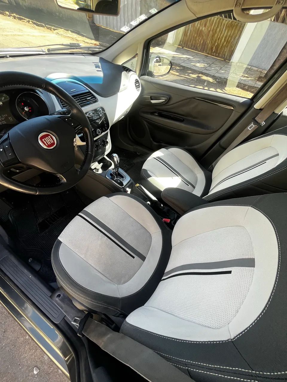 Fiat Punto Essence 1.6 Flex 16V 5P 2013 - Foto 6