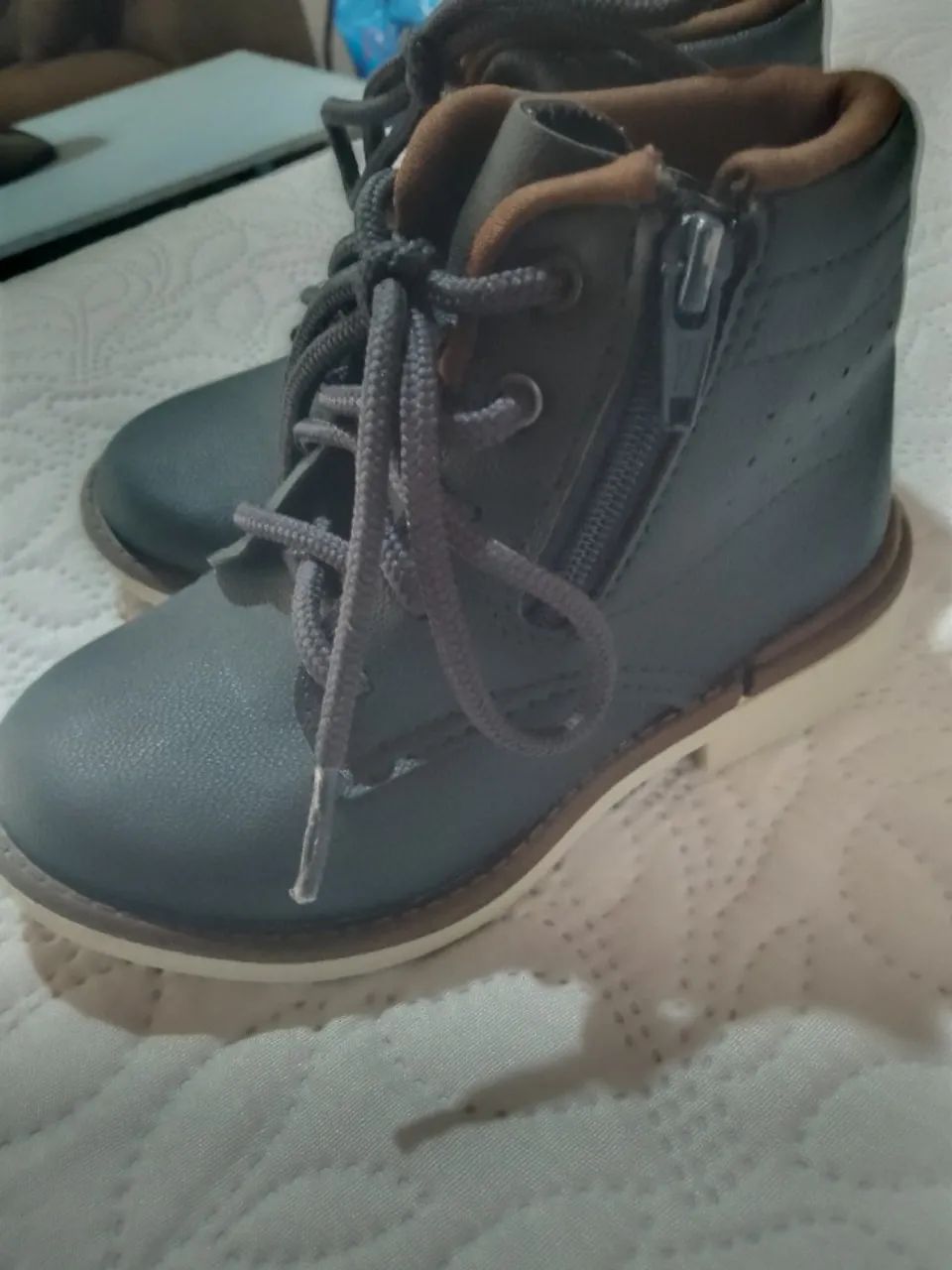 Cuturno infantil usado uma vez n 24  - Foto 3