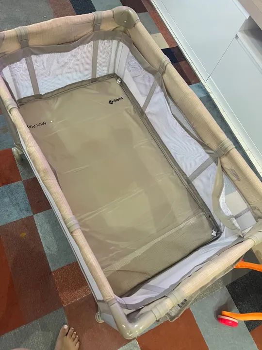 Berço Portátil Safety 1st Mini Play Desmontável - Foto 4