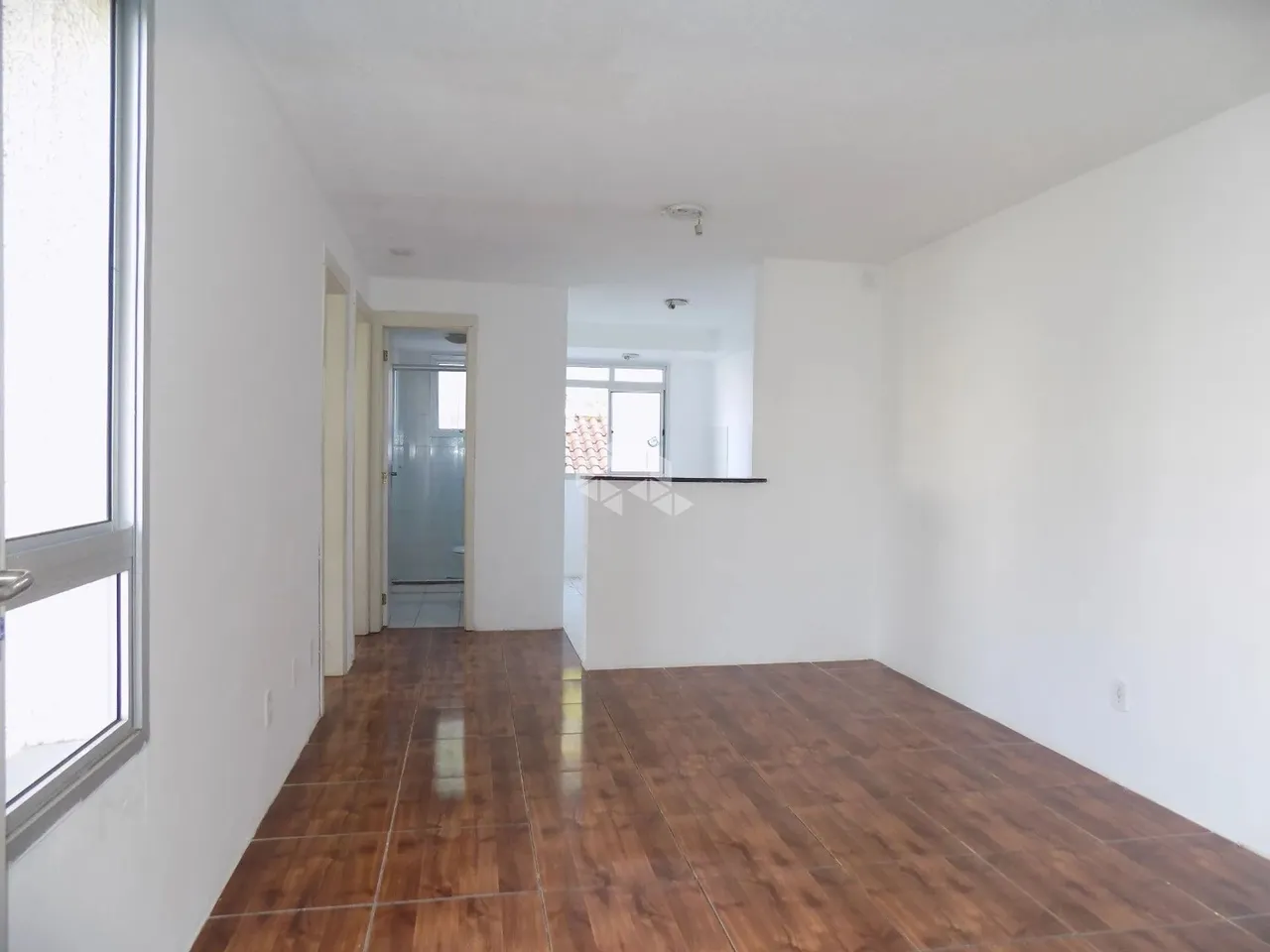 Apartamento 02 dormitórios com box