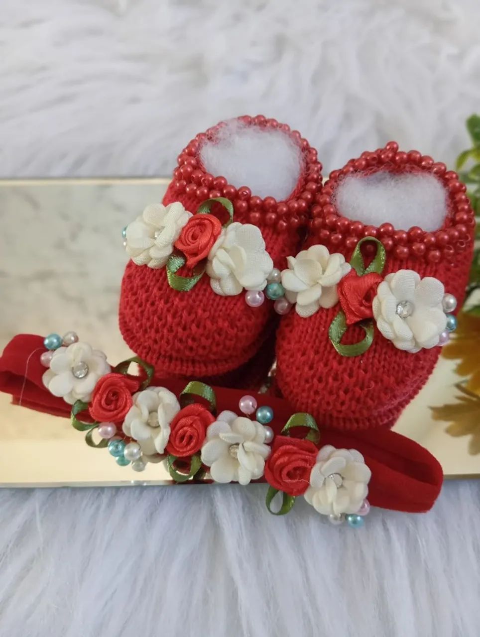 KIT SAPATINHOS E TIARAS ARTESANAIS SUPER LUXO MENINAS - Foto 4