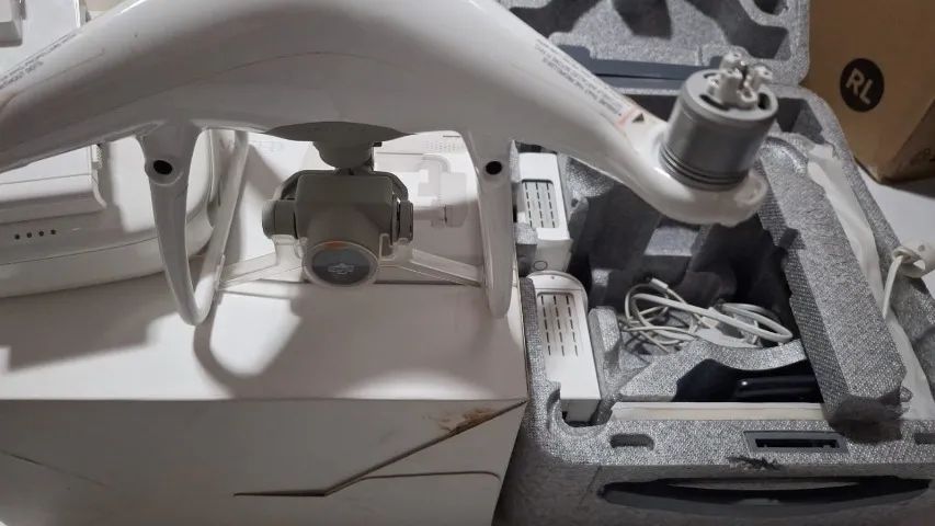 DJI - Phanton 4 - Adv - Foto 4