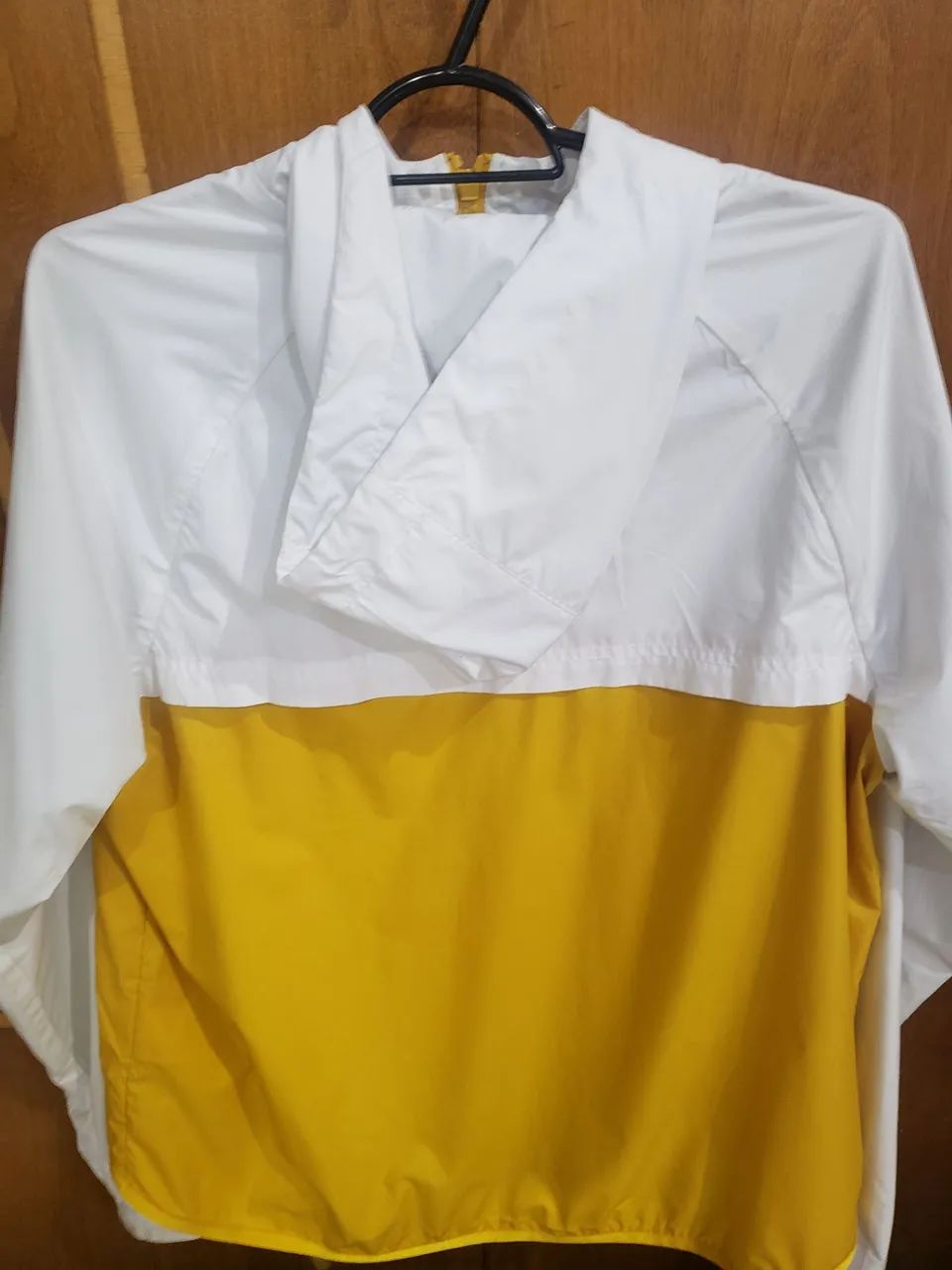Jaqueta Nike Windrunner Amarela e Branca - Foto 4