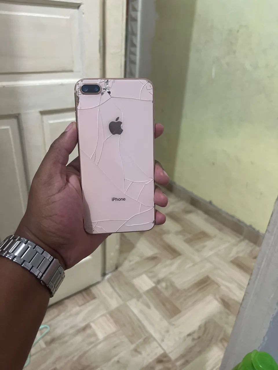 Iphone 8plus display queimado, iCloud livre  - Foto 2