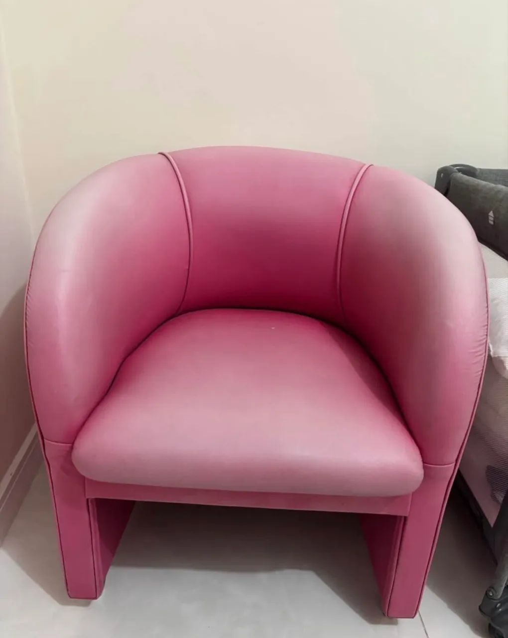 Poltrona de manicure - Usada64750823682435122