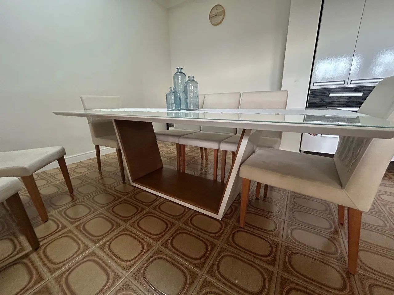 Mesa de Jantar 8 Cadeiras - Moderna e Elegante - Foto 4