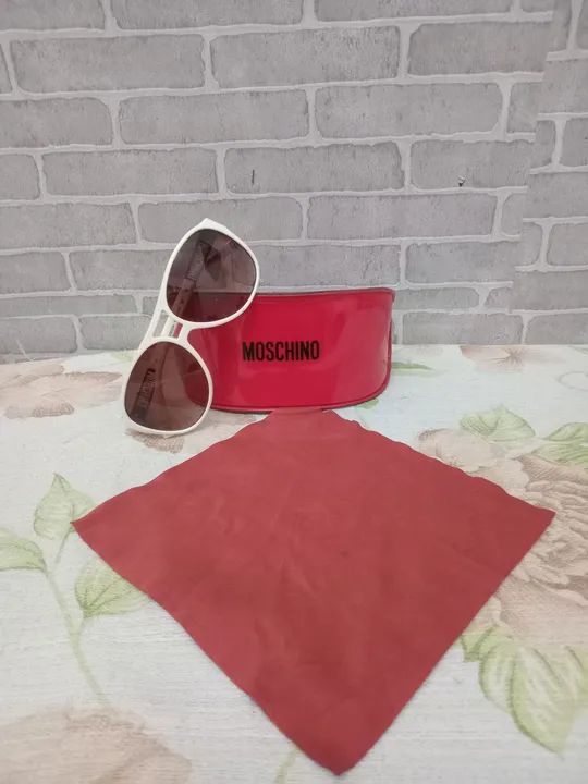 Óculos de sol Moschino branco - Foto 5