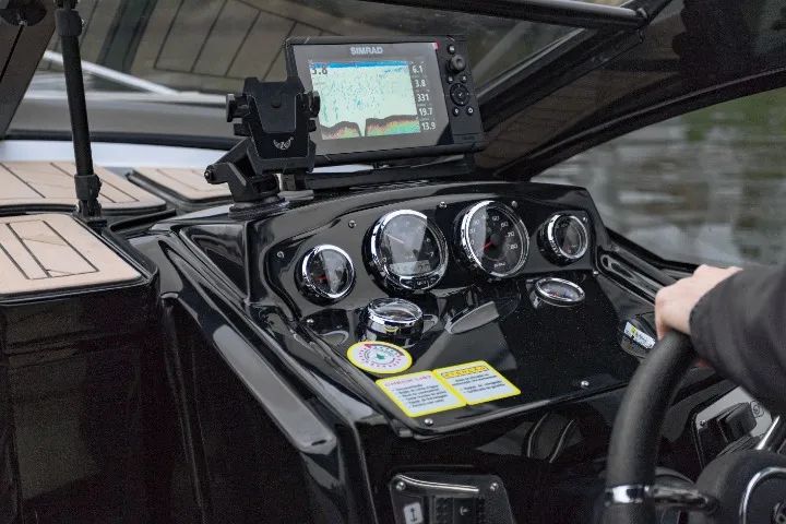 Lancha NHD 265 Cabinada 2025 com Mercury 250hp 4T - Zero Milhas - Foto 9