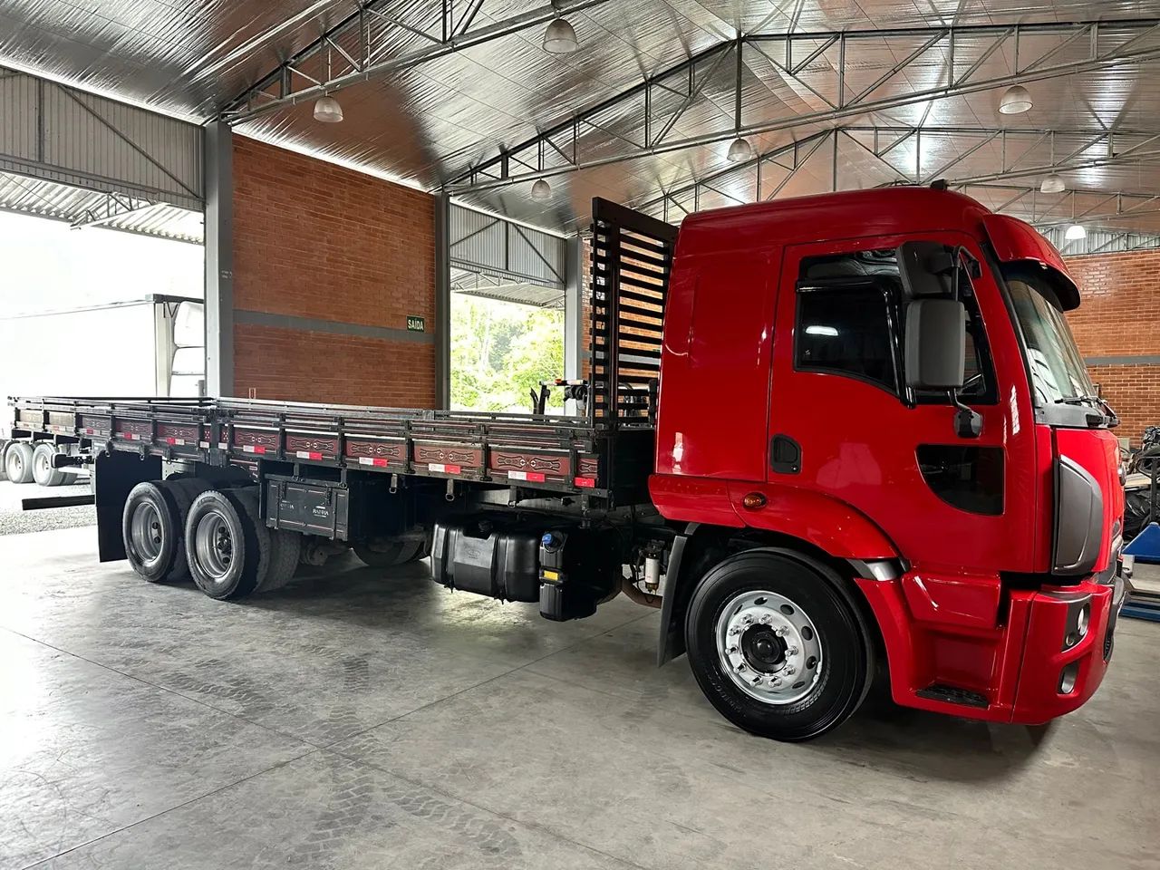 Caminhão Ford Cargo 2429 