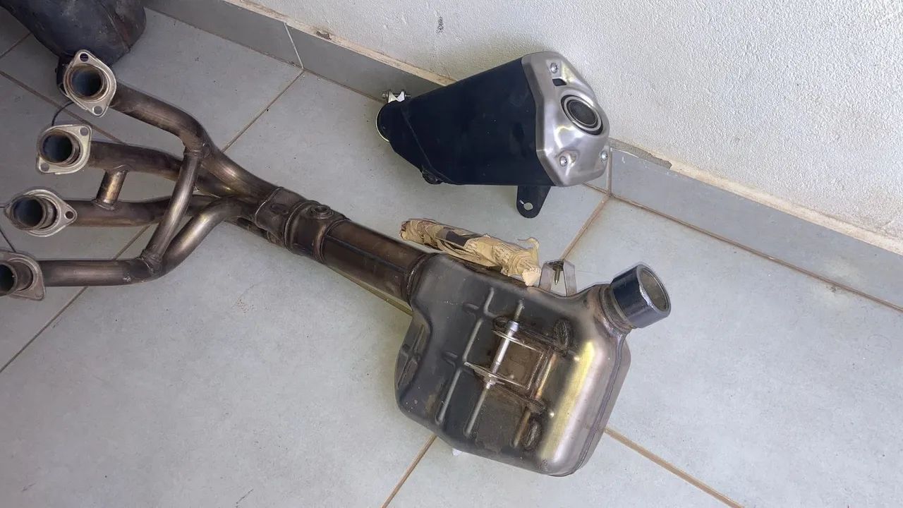 Escapamento original completo ,com protetor da z900 2018