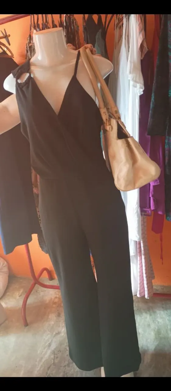 Macacão Feminino Preto Elegante