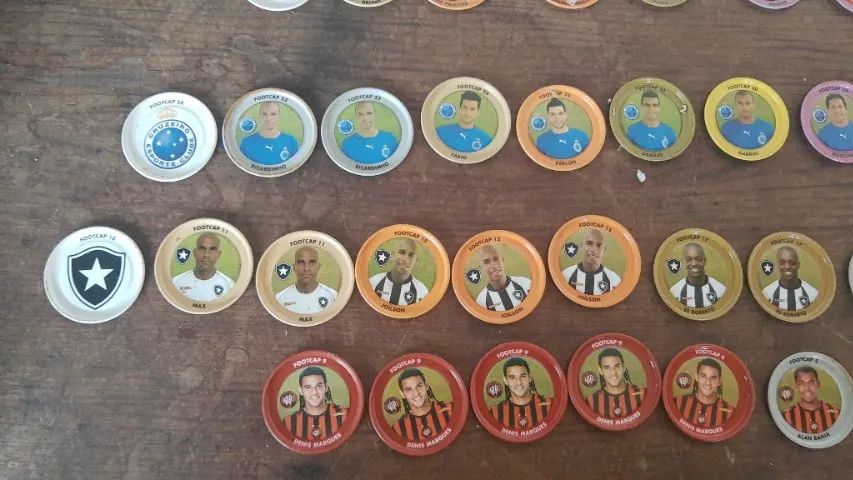 57 tazos colecionáveis de time  - Foto 5