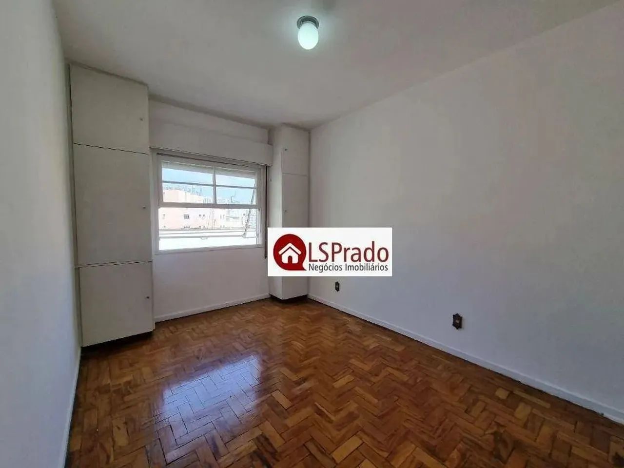 Ótima localização, apartamento com 1 dormitório, sala para 2 ambientes e 1 vaga!
