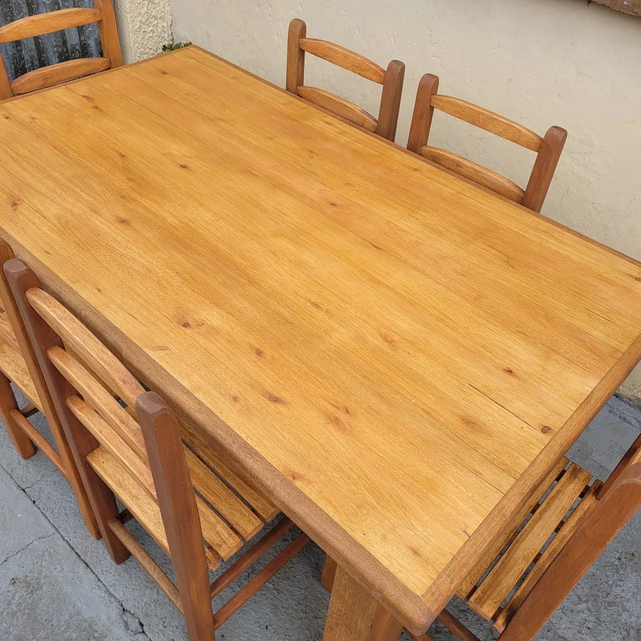 Mesa de Jantar em Madeira Maciça com 6 Cadeiras
