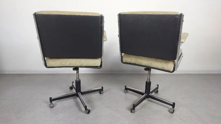 Par de Cadeiras Flexform Década de 70, linha escritório, em aço cromado maciço, - Foto 2