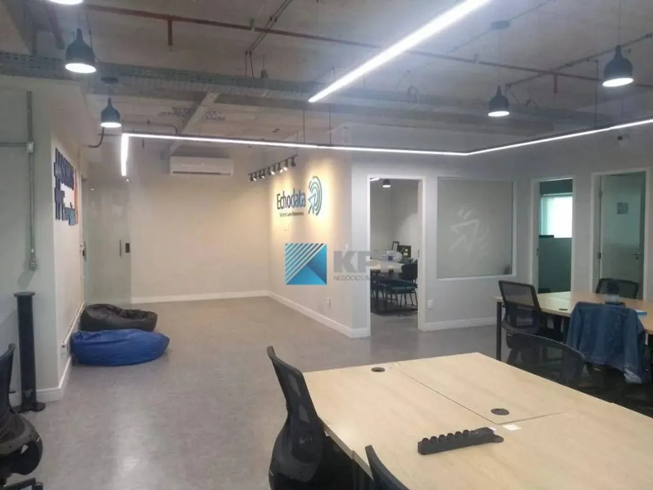 Sala para locação, 205 m², 6 vagas, 4 salas, 4 banheiros, copa e cozinha, no Jardim Aquari
