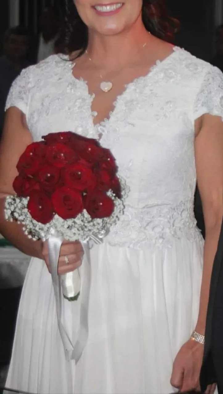 Vestido de noiva branco renda