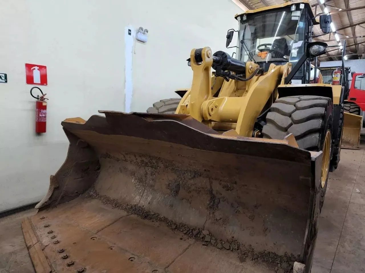 Pá Carregadeira Caterpillar 966l