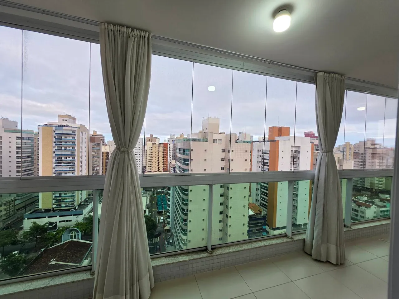 VENDO APARTAMENTO 3 QUARTOS - SUÍTE- 3VAGAS - PRAIA DA COSTA- VILA VELHA-ES
