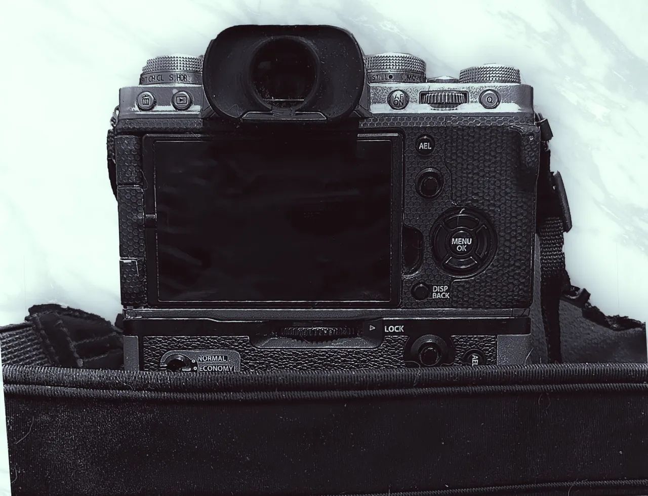 KIT FUJIFILM XT4 + LENTE 16-80mm + GRIP DE BATERIA + 2 BRINDES - Foto 4