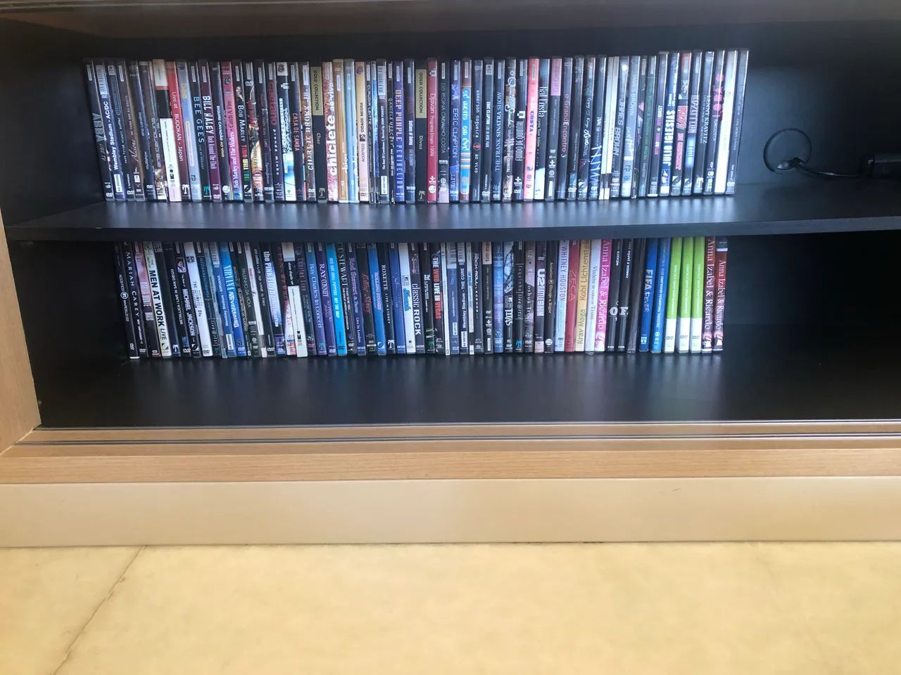 COLEÇÃO DE DVD Cerca de 120 DVDs