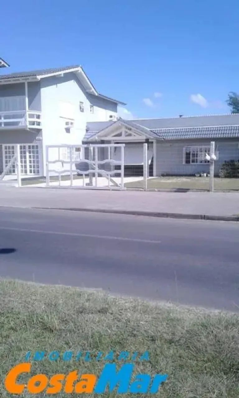 Lindíssima casa com 4 dormitórios !!! - Foto 2