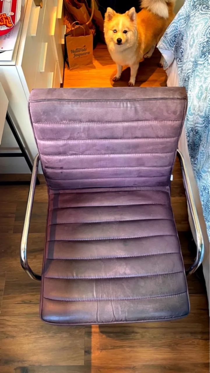 Cadeira de escritório giratória em veludo roxo - Confortável e estilosa! - Foto 2