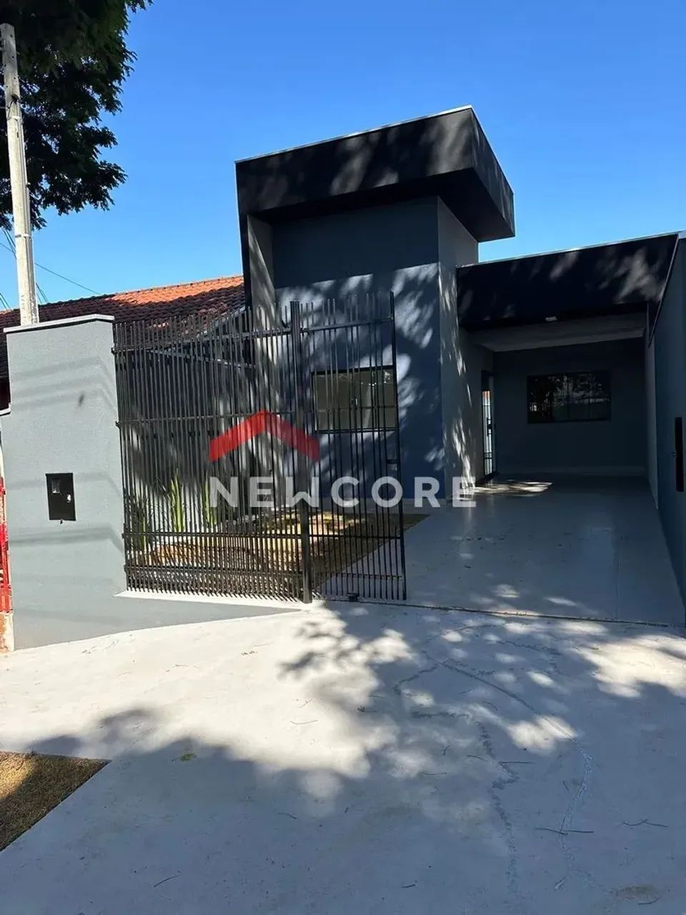 Casa em Rua Maria Joana Bueno de Souza - Parque Residencial Aeroporto - Maringá/PR - Foto 2
