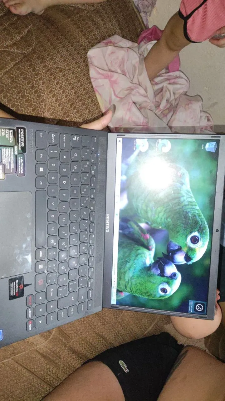 Notebook Positivo com tela de alta resolução