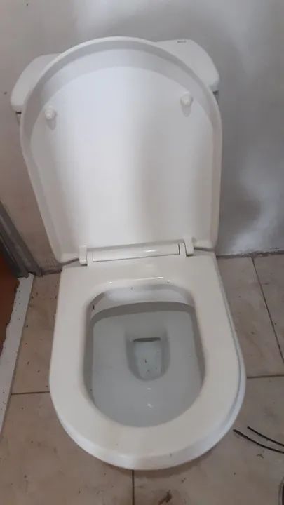 Vaso Sanitário com tampa automática em ótimo estado! - Foto 5