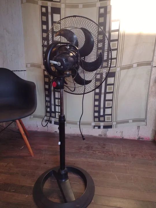 Ventilador de Pé Preto - Foto 4