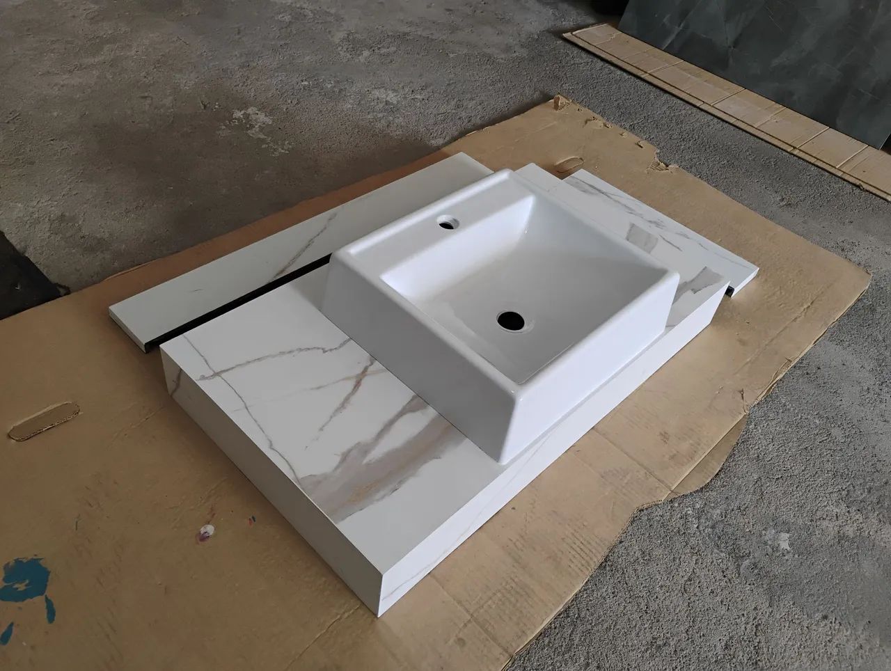 Porcelain Sink with Overmount Basin, 80x40 cm