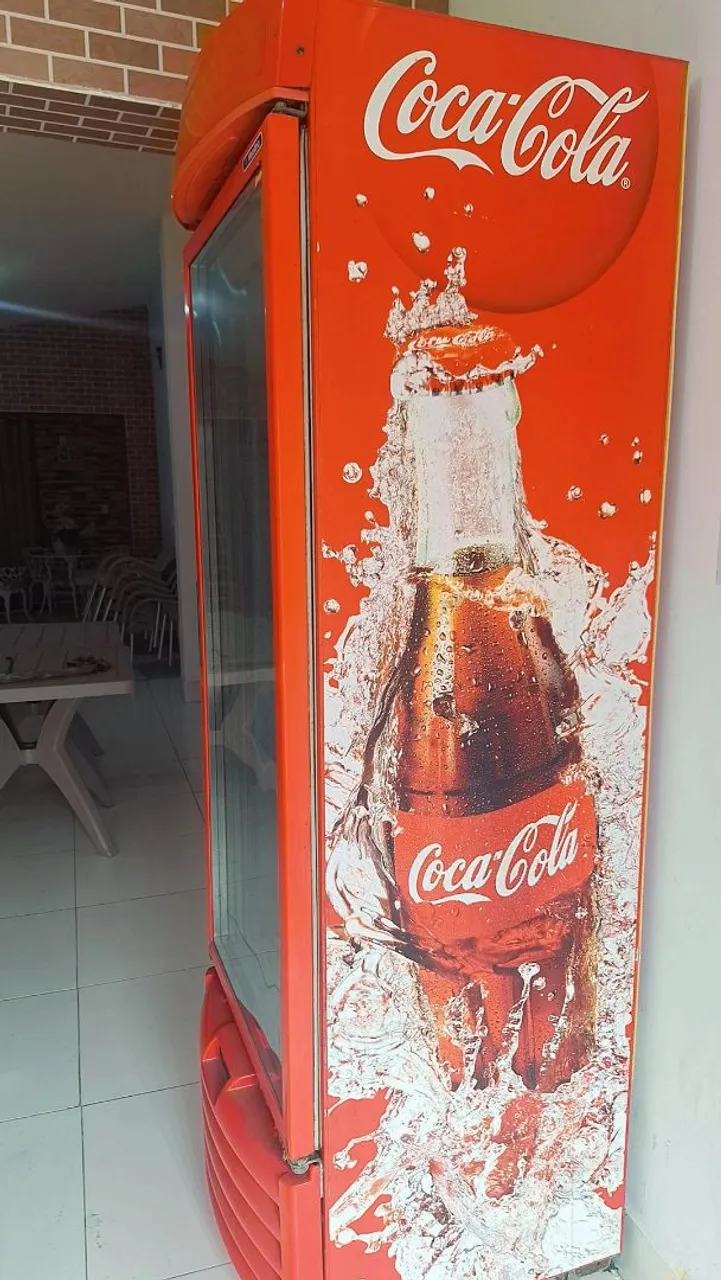 Geladeira Coca-Cola