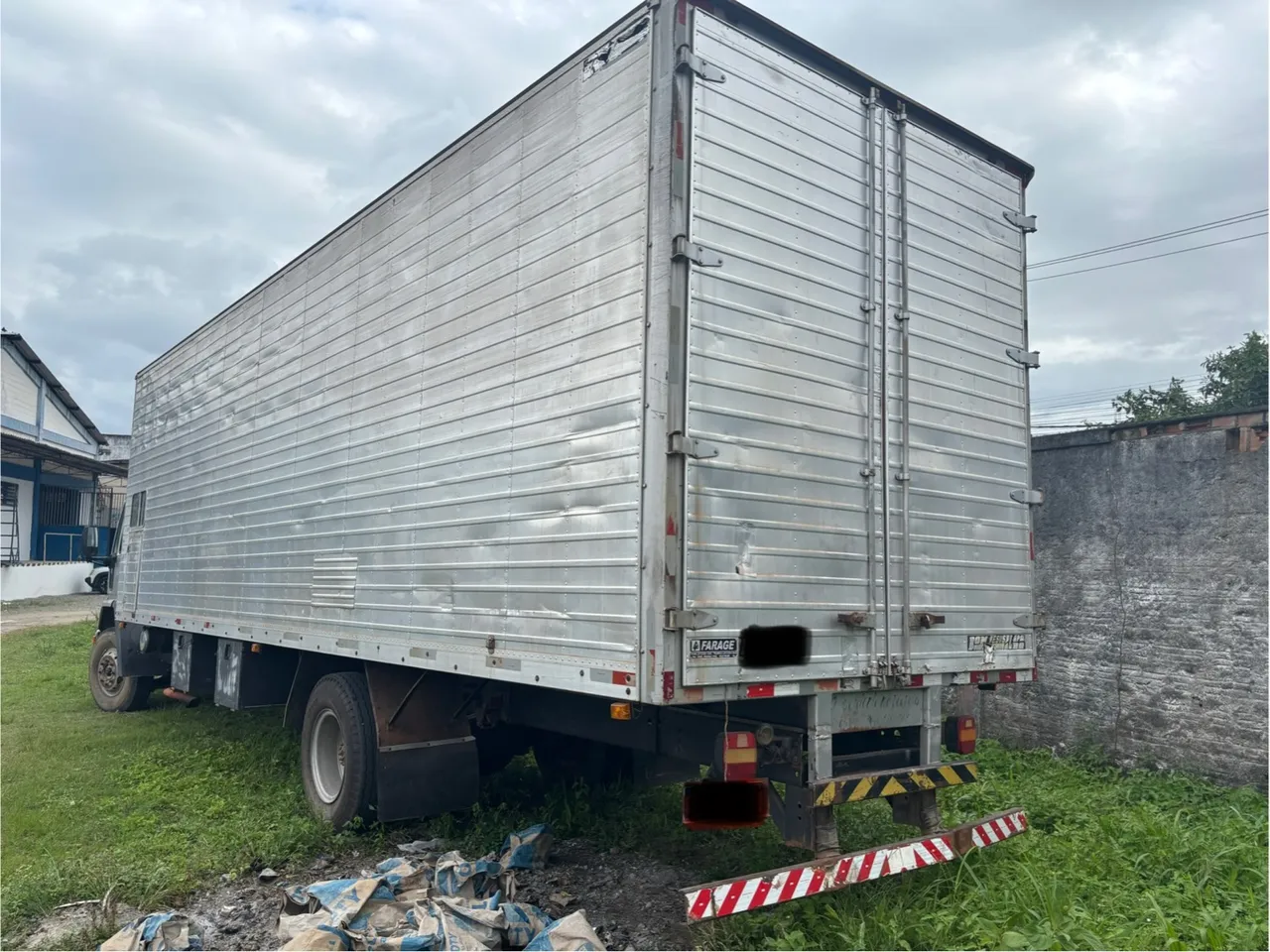 Vendo Baú L 9,60 X A 2,60