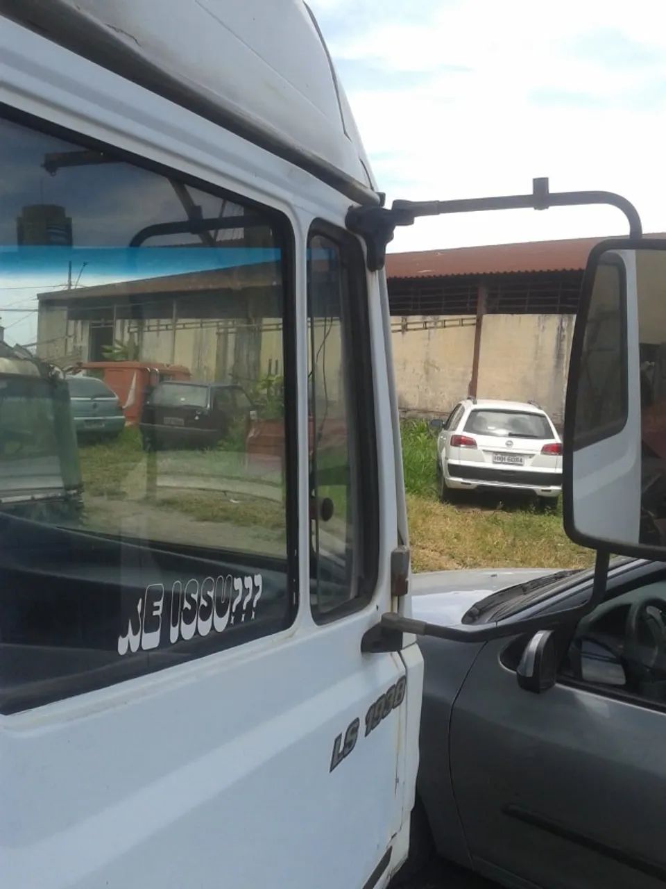Oportunidade!! Vendo cabines de Volvo, Mercedes bicuda, Scania bicuda para desocupar lugar - Foto 11