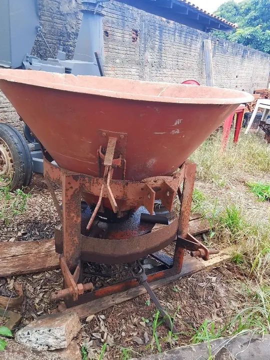 Esparamadeira de calcário adubo  - Foto 6