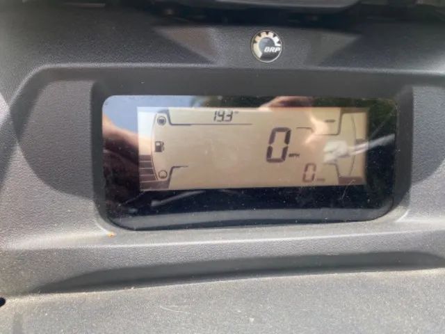 Jetski SeaDoo Wake 170 - NOVÍSSIMO - 19,3 horas de uso cheirando a novo