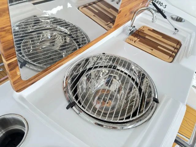 Lancha NHD 265 Cabinada 2025 com Mercury 250hp 4T - Zero Milhas - Foto 15