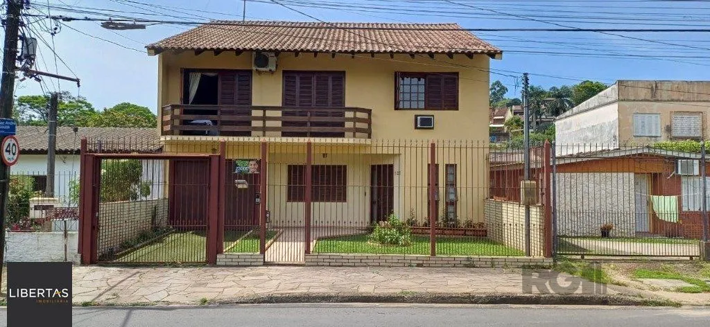 Casa em Jardim Sabará