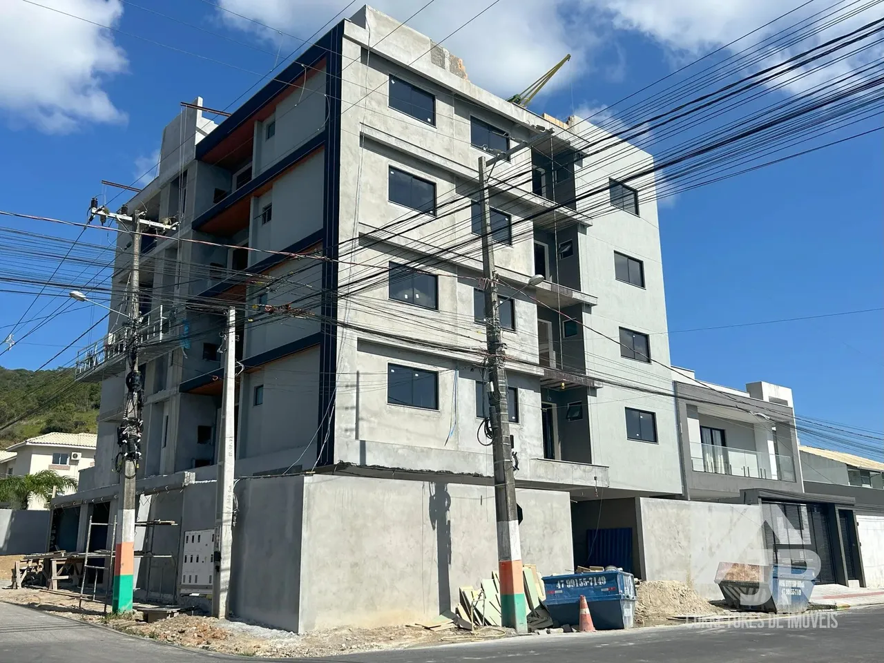 Apartamento a venda em Construção com 2 ou 3 quartos em Camboriú