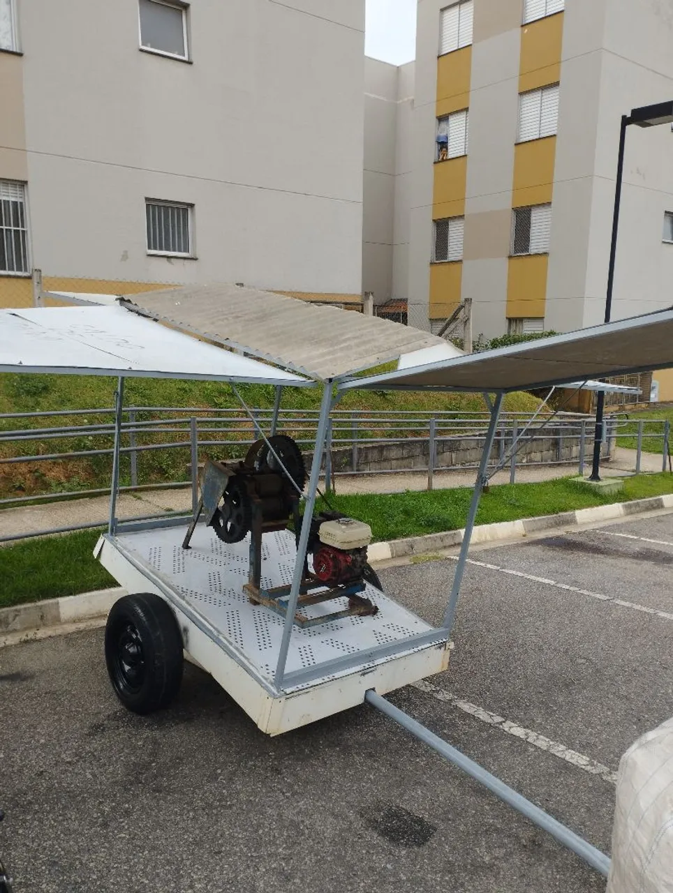 Carretinha com motor engenho