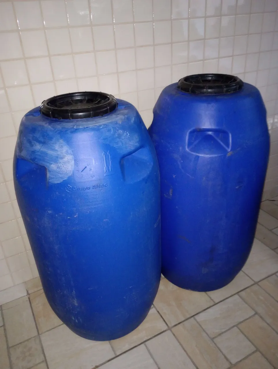 Bombonas 240 litros com tampa