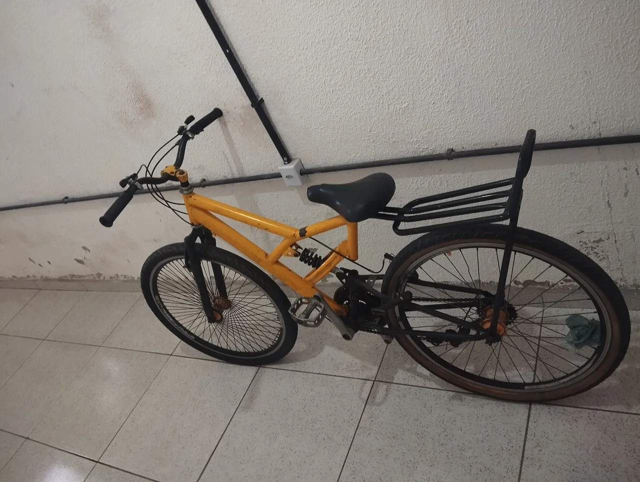 Bicicleta com suspensão