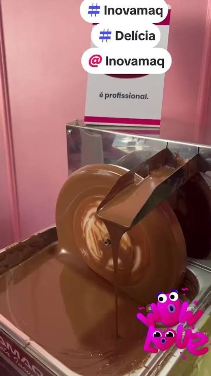 Maquina Cascata de Chocolate para Festas Aniversário Buffet Casamento Debutante