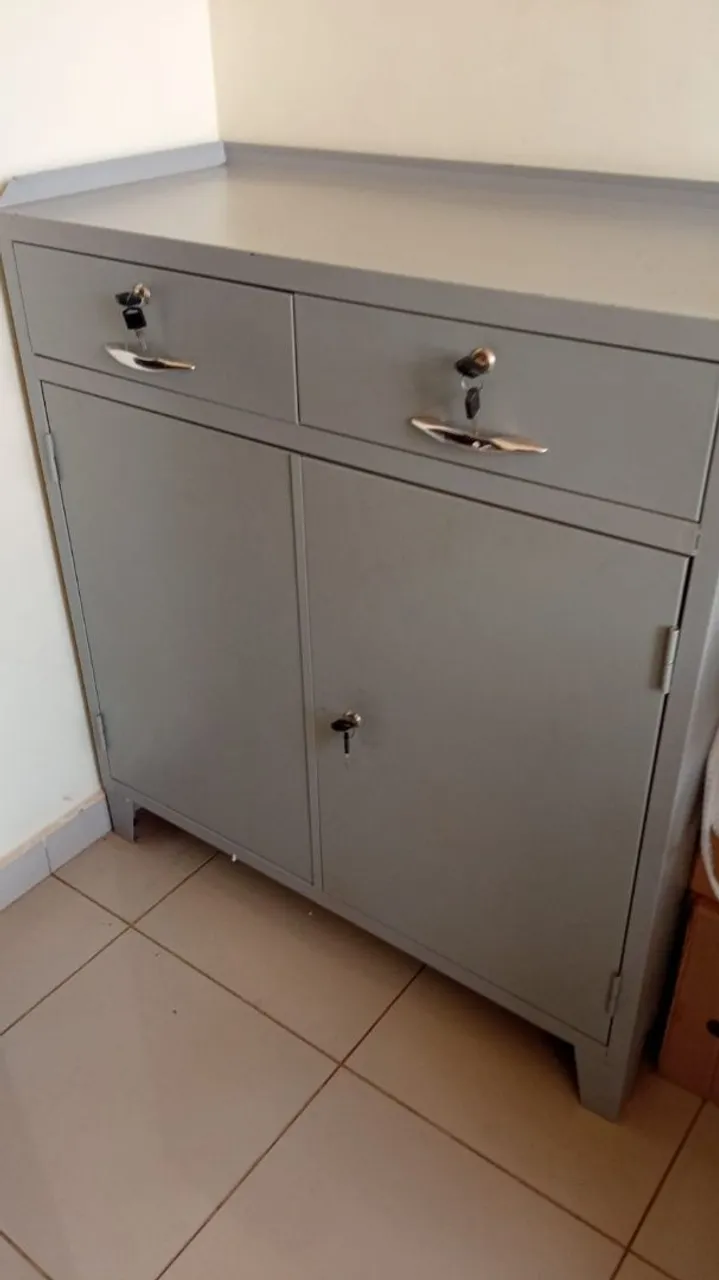 Armário de aço Metal multiuso 2 Portas .....