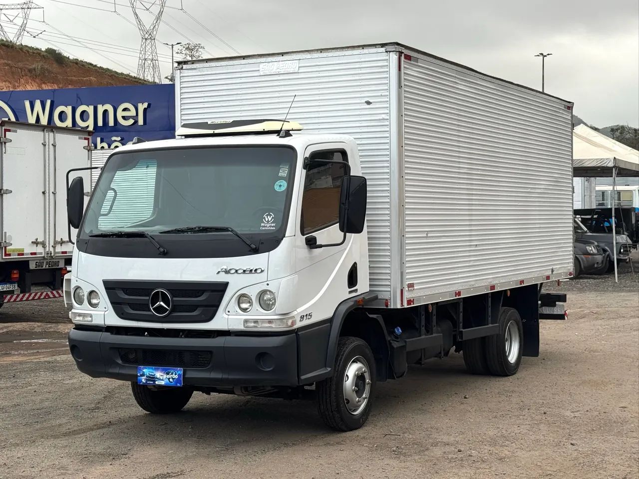 Mb Accelo 815 Ano 2014 - Caminhão 3/4 com baú, único dono, apenas 190.000km disponível