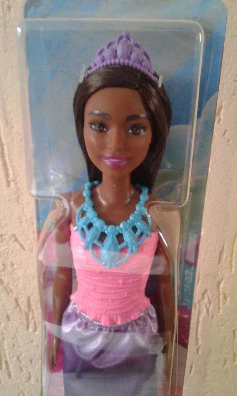 Boneca Barbie Morena Princesa Dreamtopia Mattel Nova Lacrada