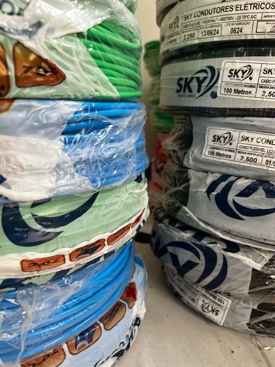 Cabos e Fios Flexiveis para Instalação Eletrica  2.5MM²=90,00  6.0MM²=200,00