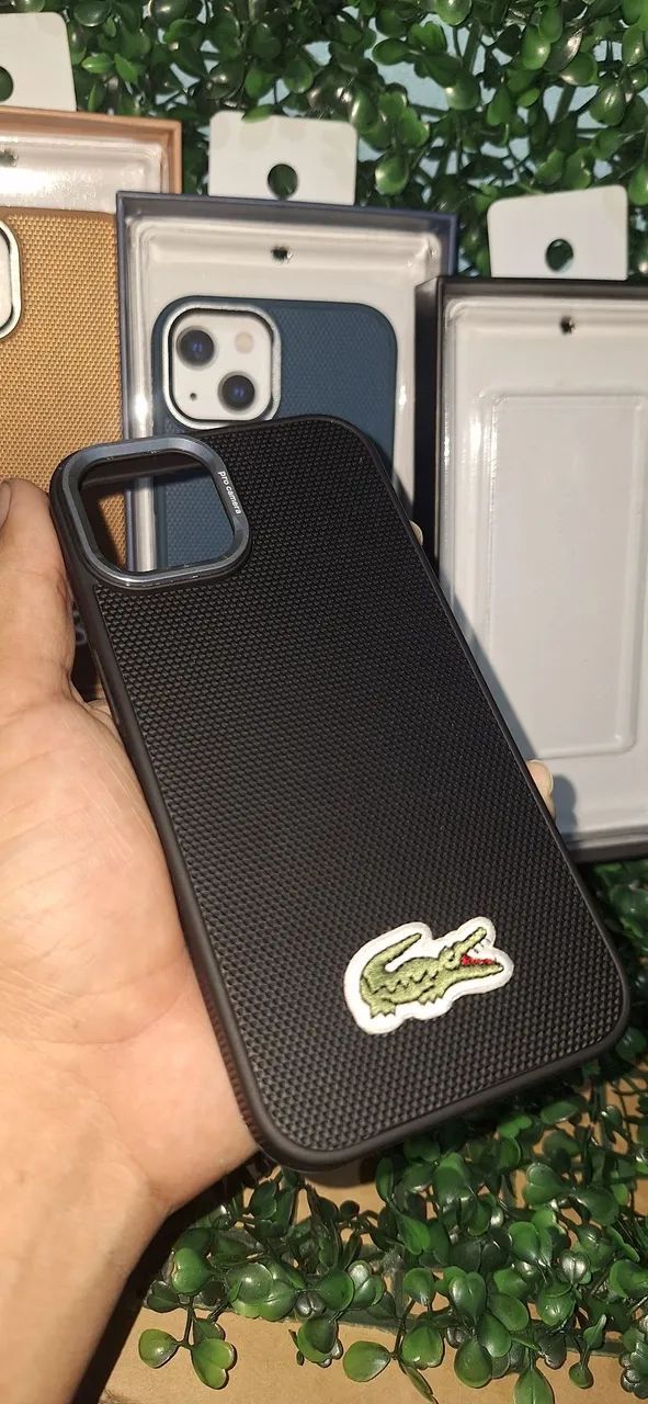 Capa para iPhone 13 e 14 Lacoste - Foto 2